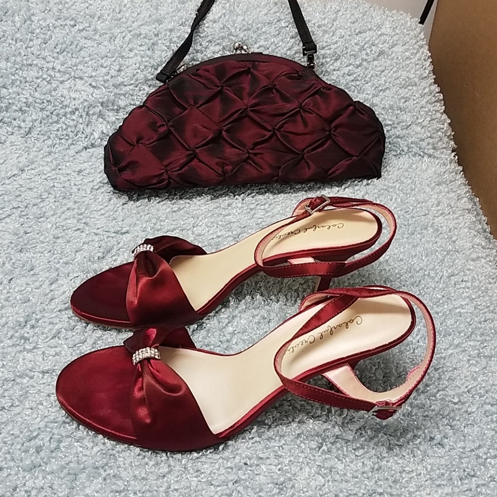 heels & clutch - Picture 1 of 8